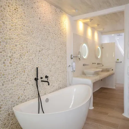 Cyano 4* Naxos City