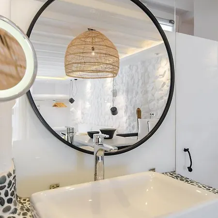 Cyano Guest house