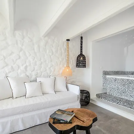 Cyano Naxos City